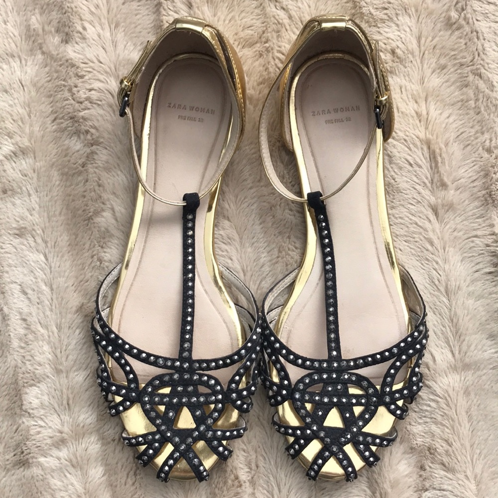 PRICE DROP 🤑 Zara, black and gold studded flats